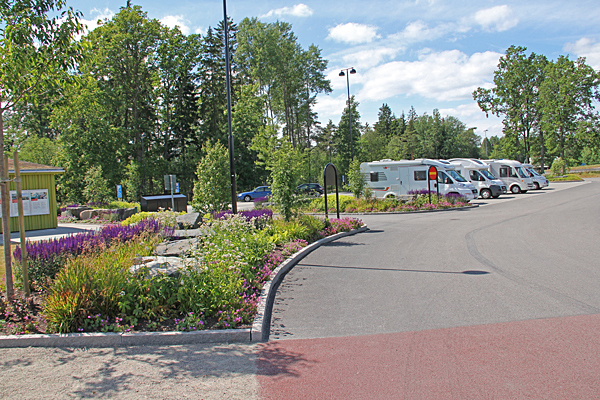 Rastplats Moasjön har bra parkeringsmöjligheter för husbilar.