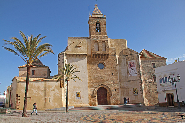 Parroquia Nuestra Señora de la O är belägen innanför muren i den gamla stadsdelen.
