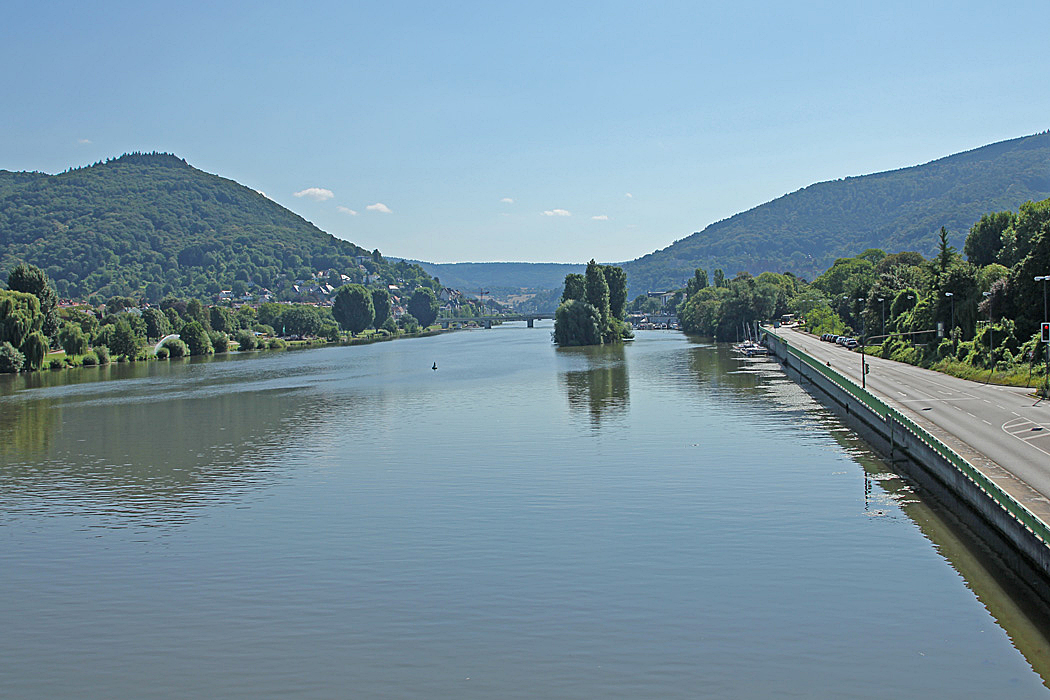 Från en bro över floden Neckar mötte oss denna vackra vy.
