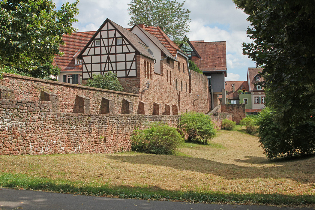 Gamla stadsmuren i Ladenburg.