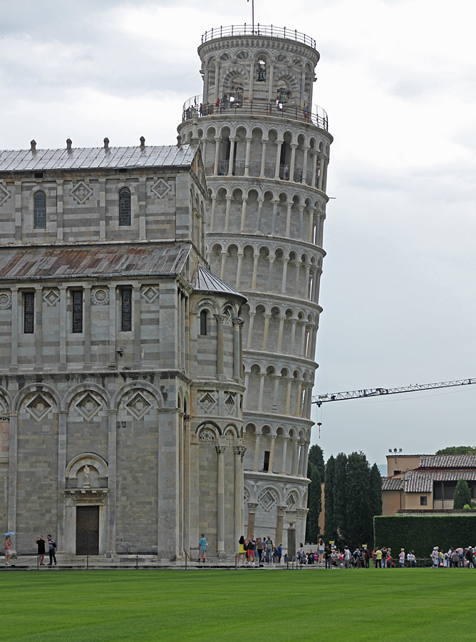 Lutande tornet i Pisa.