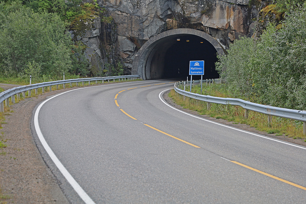 Många tunnlar åkte vi igenom på  Lofoten.