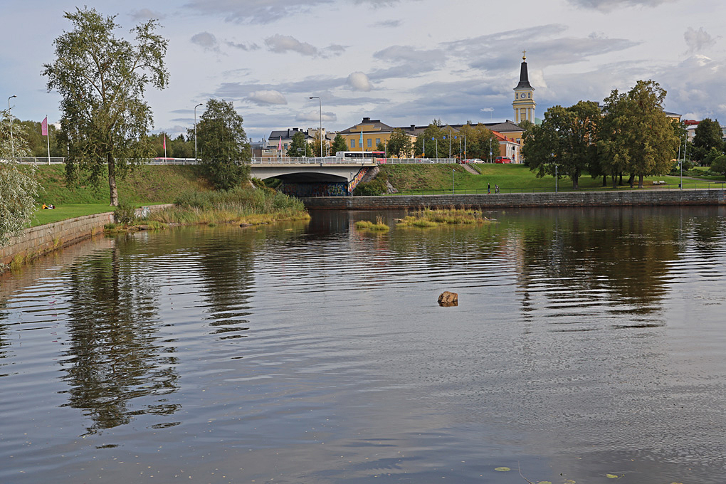 Uleåborg är en stad som ligger vackert omgiven av vatten.