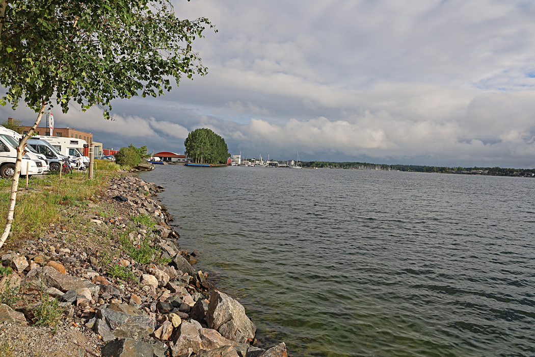 Sågens ställplats i Västervik ligger direkt vid stranden.