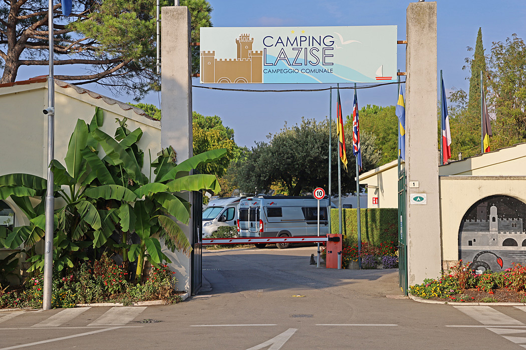 Campegio Municipale, ligger direkt vid centrum och strandpromenaden i Lazise.