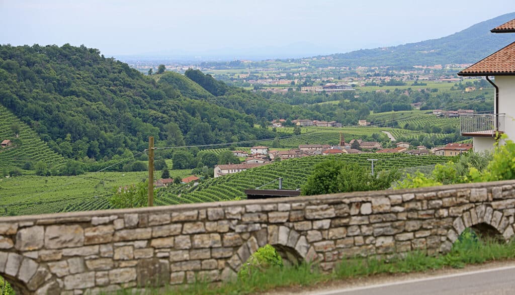 Utsikt över dalen i Proseccoområdet norra Italien.