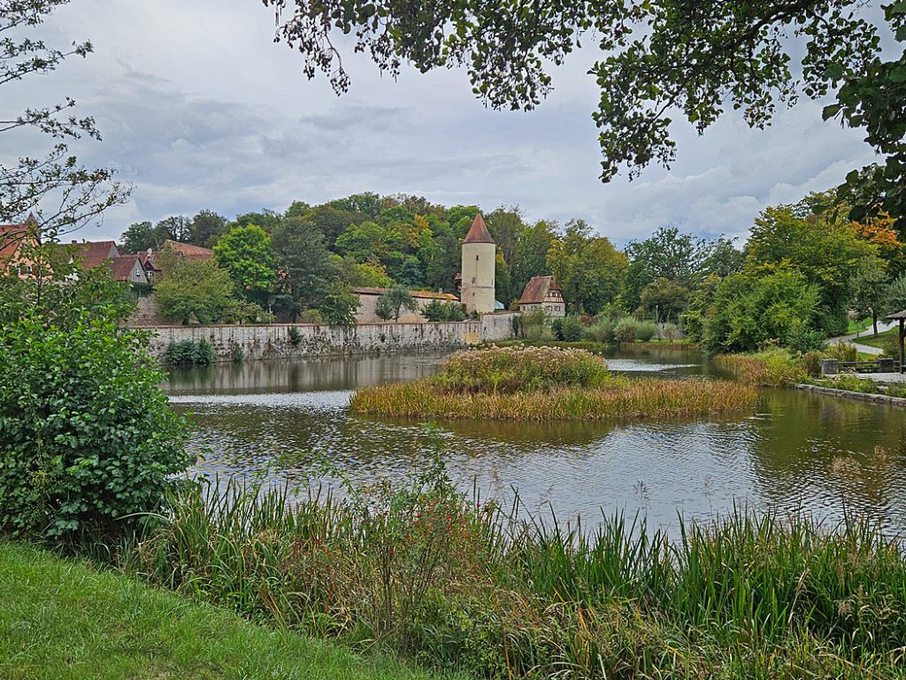 Utanför stadsmuren i Dinkelsbühl.