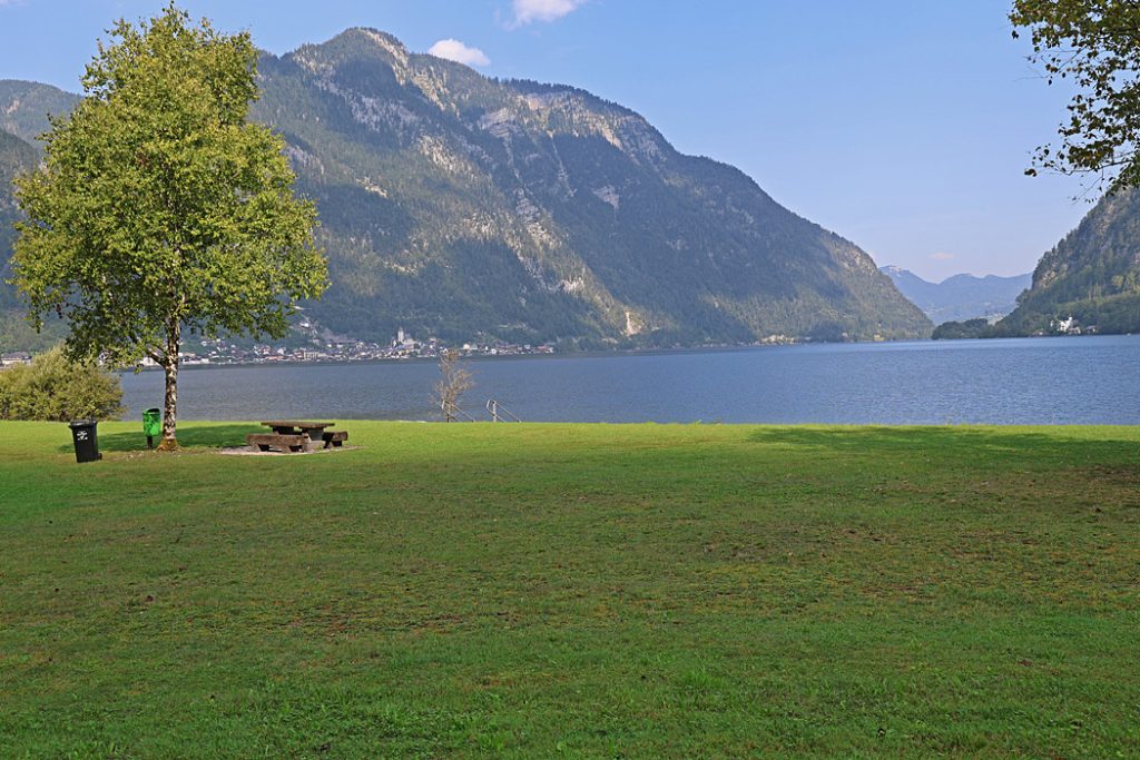 Utsikt över Hallstätter See på väg in mot Hallstatt.