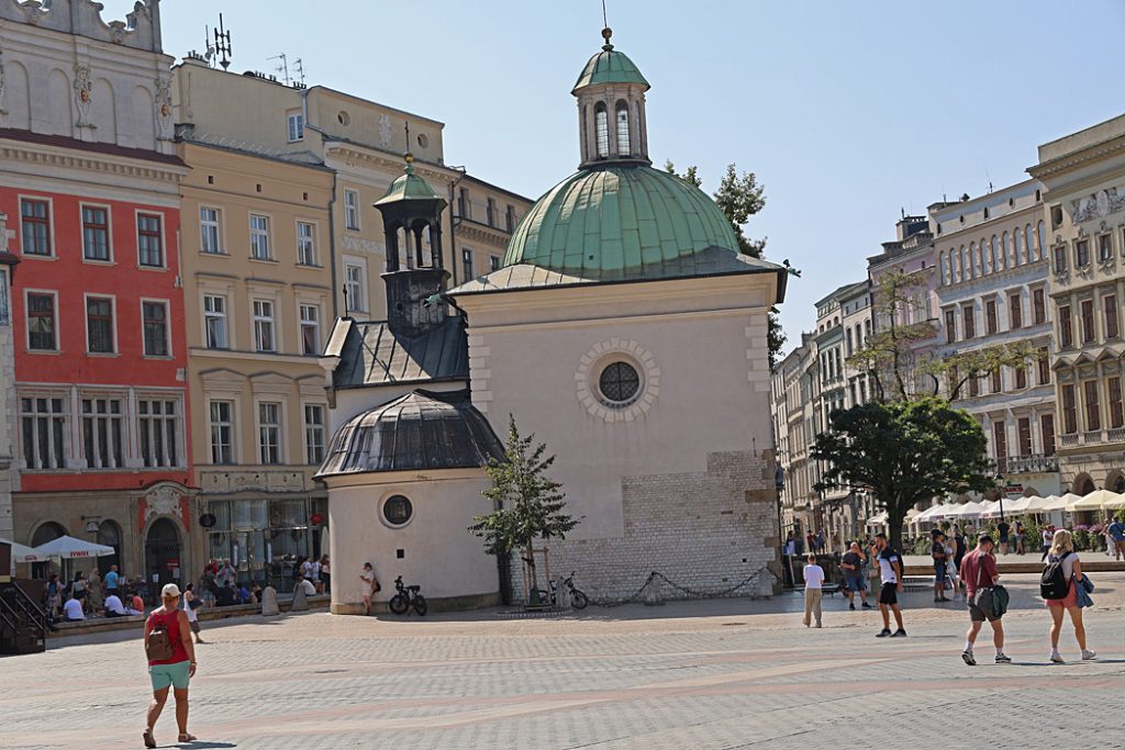 Kyrkan St. Adalbert i Gamla stan, är en av de äldsta stenkyrkorna i Polen.