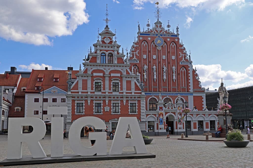 Svarthuvudbrödernas hus i Gamla Riga i Riga i Lettland, är en kopia av en historisk byggnad i gotisk stil.