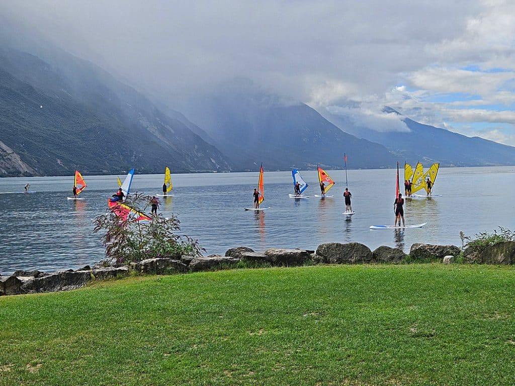 Vindsurfingskola i Riva del Garda.